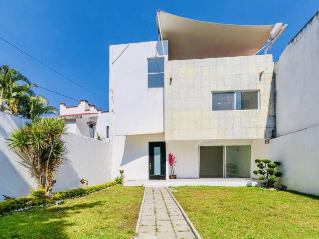 Casa en venta dentro de Fracc. Las Fincas en Jiutepec Morelos
