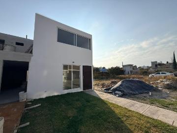 Casa en Venta dentro de Fraccionamiento en Cuautlancingo Puebla