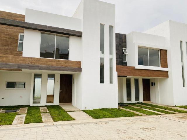 Casa en venta dentro de fraccionamiento en san pedro cholula puebla