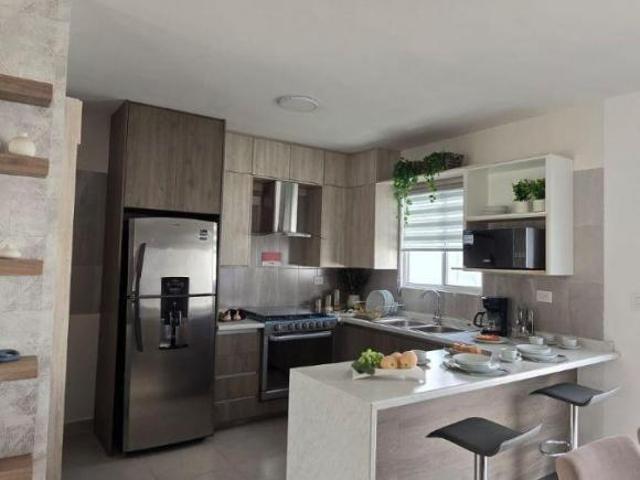 CASA EN VENTA DENTRO DE FRACCIONAMIENTO EN RAMOS ARIZPE