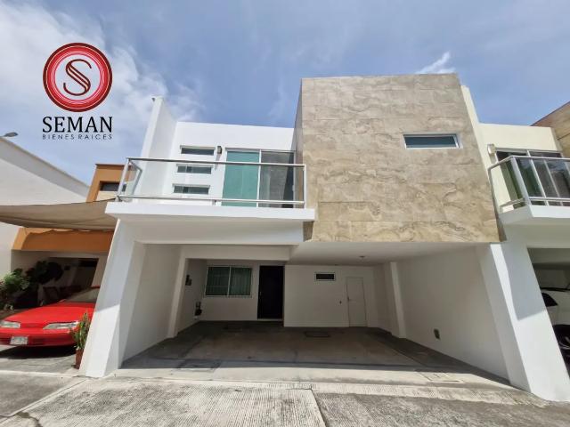 CASA EN VENTA DENTRO DE PRIVADA IXTACZOQUITLAN, VERACRUZ