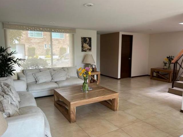 CASA EN VENTA DENTRO DE RESIDENCIAL