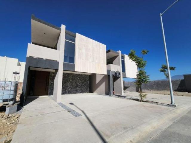 CASA EN VENTA DESARROLLO EXCLUSIVO CASA DE PIEDRA AL NORTE SALTILLO