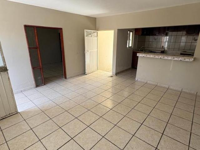 CASA EN VENTA DIVISION DEL NORTE 4