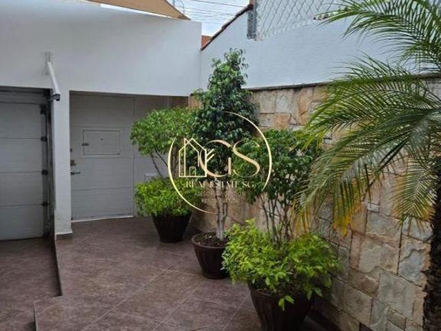 CASA EN VENTA DOBLE TERRENO LA FAVORITA RESIDENCIAL CELAYA