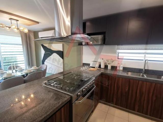Casa en venta dos pisos, García N.L
