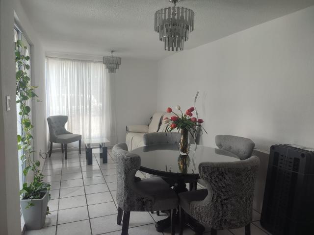Casa en Venta, dos plantas. Centrica