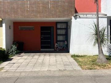 CASA EN VENTA EXCELENTE UBICACIÓN Y PRECIO NUEVA GALICIA