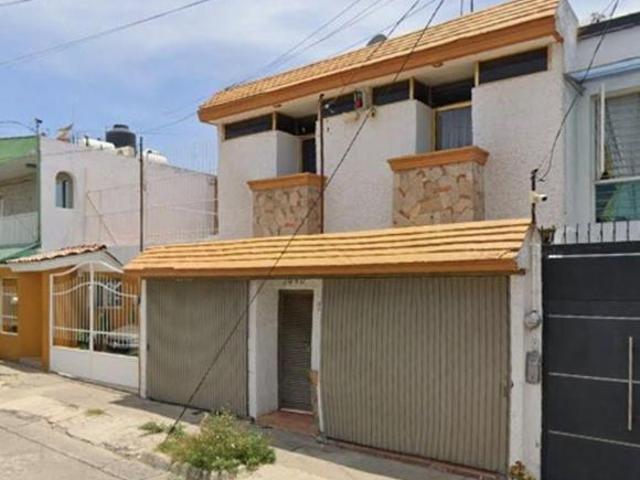 CASA EN VENTA EN FRACC JARDINES DE LA CRUZ ¡EXCELENTE OPORTUNIDAD DE INVERSIÒN PROPIEDAD HIPOTECADA!