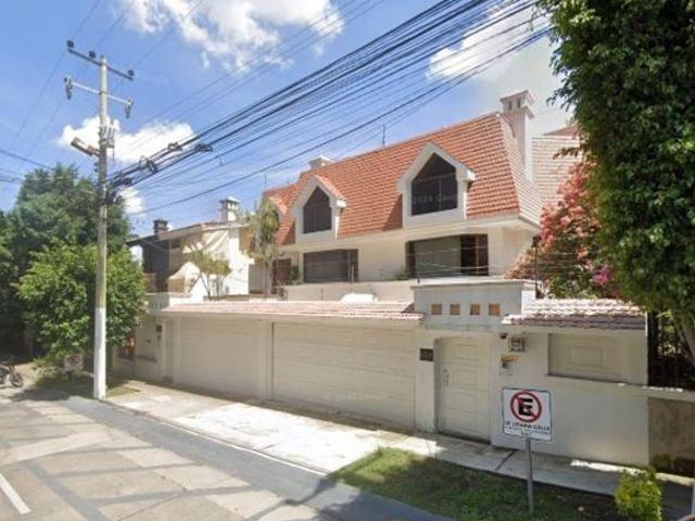 CASA EN VENTA EN LOMA REAL ¡EXCELENTE OPORTUNIDAD DE INVERSIÒN RECUPERACIÒN HIPOTECARIA!