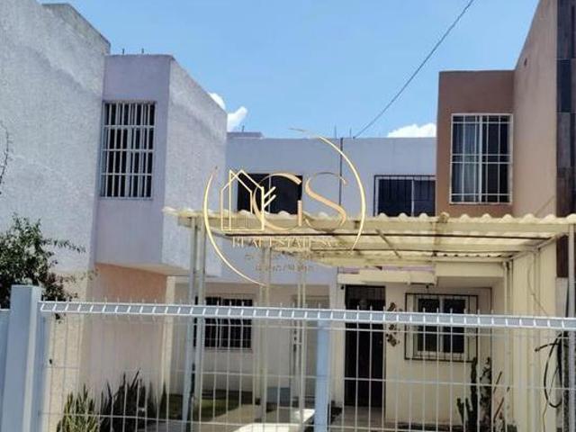 CASA EN VENTA EL ATRIO CELAYA