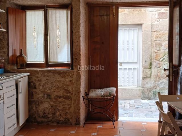 Casa en venta en Muros. Casa de piedra restaurada en el casco histórico de Muros, cerca de la playa. Casas.