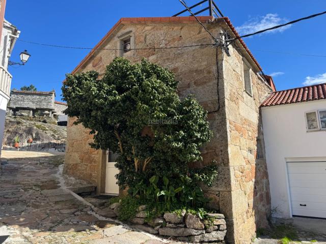 Casa en venta en Muros. CASA DE PIEDRA RESTAURADA EN LUGAR DE VILAR, ABELLEIRA, AYUNTAMIENTO DE MUROS. Casas.