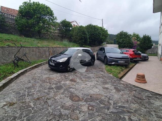 Casa en venta en Muros. Vivienda de gran potencial compuesto por 3 plantas de aproximadamente 200 m cada una, lo que supone una excelente oportunidad para. Casas.