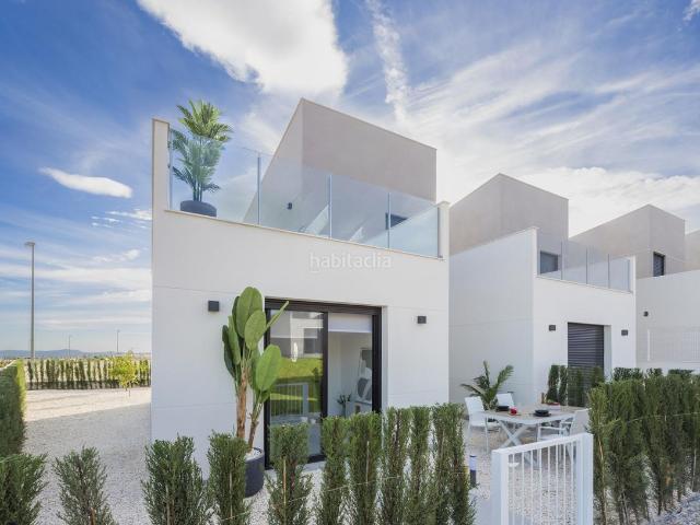 Casa en venta en Murcia, Baños y Mendigo. ADOSADOS DE OBRA NUEVA EN ALTAONA GOLF RESORT, MURCIA Residencial de obra nueva de bonitos adosados en Altaona Golf resort, Murcia. Casas.