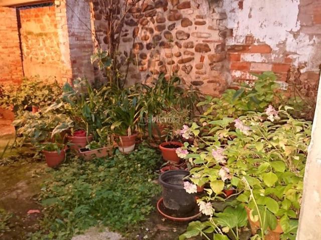 Casa en venta en Murillo de Río Leza. Piso en casa en el centro de Murillo ideal para hacer a tu gusto. No es la casa entera. La vivienda se encuentra en una casa del a. Casas Murillo de Río.