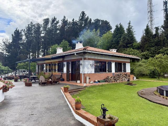 Casa en venta en Mutriku. Exclusivo chalet independiente con vistas en Mutriku. Casas.