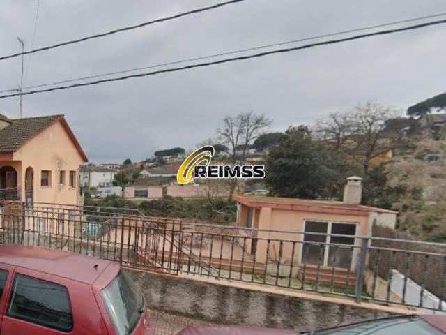 Casa en venta en Maçanet de la Selva, Residencial Park. Hermosa casa a reformar con 5 viviendas independientes, en Residencial Park, Maçanet de la Selva, Girona. Casas Maçanet de la.