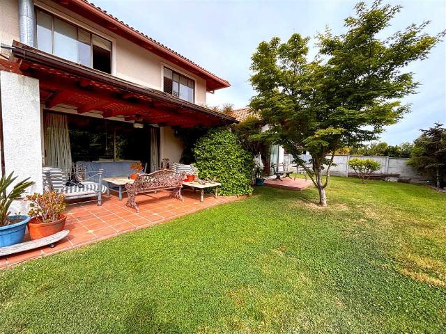 Casa en Venta en Machalí 4 dormitorios 4 baños
