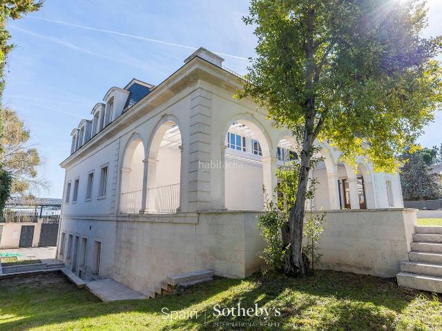 Casa en venta en Madrid, Conde Orgaz Piovera. Residencia estilo Château Parisino en Conde de Orgaz. Casas.