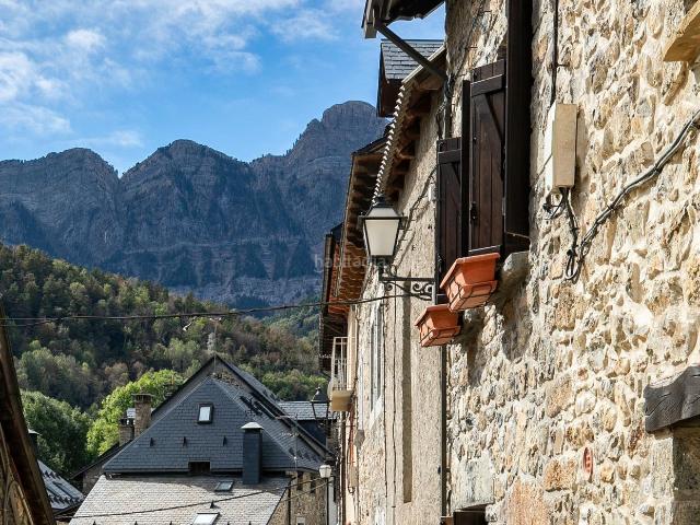 Casa en venta en Biescas. Borda rehabilitada en Piedrafita de Jaca. Casas.