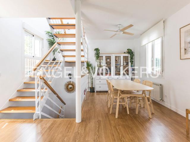 Casa en venta en Madrid, Fuente del Berro. Chalet de 5 dormitorios en Fuente del Berro. Casas.