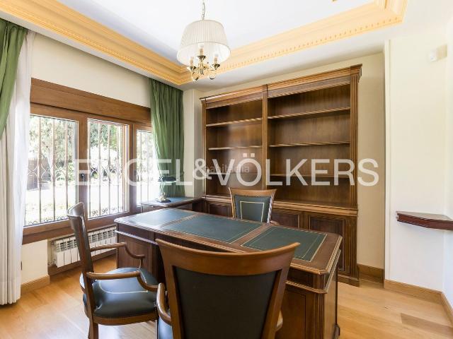 Casa en venta en Madrid, La Florida El Plantío. Exclusivo chalet lindando al Monte del Pardo La Florida. Casas.