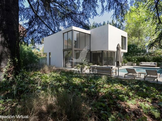 Casa en venta en Madrid, Mirasierra. Ubicación top, parcela de 901 m y salida a dos calles. Tú eliges el proyecto. Casas.