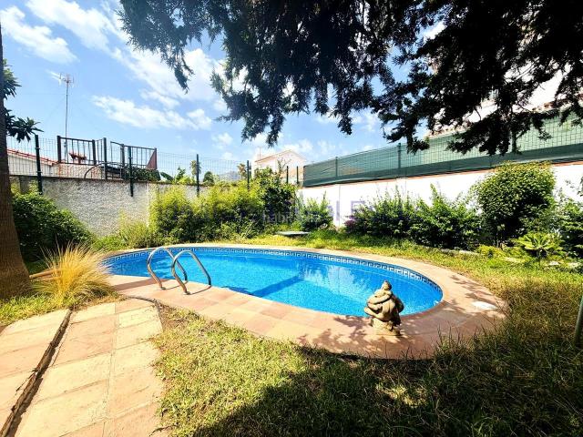 Casa en venta en Málaga, Cortijo de Maza Finca Monsalvez El Olivar. Chalet Independiente en Cortijo Maza, Churriana. Casas.