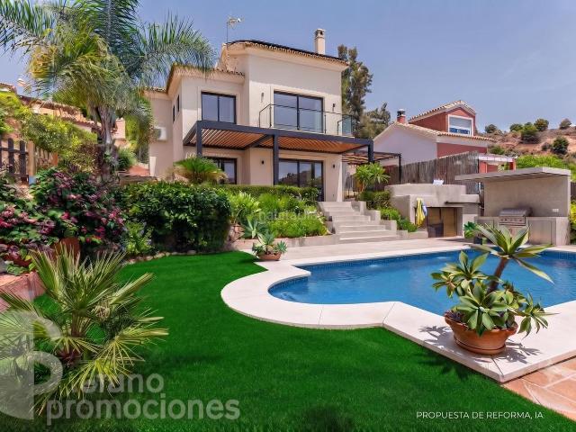 Casa en venta en Málaga, Pinares de San Antón. DESCUBRA UNA EXCLUSIVA VILLA EN PINARES DE SAN ANTÓN, DONDE LA LUZ NATURAL, LA PRIVACIDAD Y EL CONFORT SE COMBINAN PARA OFRECER UN. Casas.