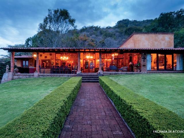 Casa en venta en Malinalco, padel, caballeriza, jardin, terraza, alberca y m?s