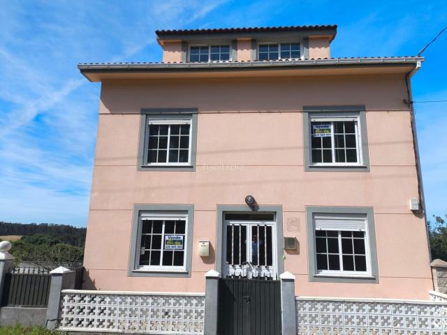 Casa en venta en Malpica de Bergantiños. Casa Espaciosa con Vistas y Amplio Terreno en Seixas, Malpica de Bergantiños. Casas Malpica de.