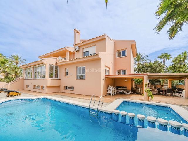 Casa en venta en Manga del Mar Menor La, Entremares. REF DH261Villa en venta en La Manga del Mar Menor con 592msup2 construidos sobre una parcela de 1.086msup2, distribuida en 10 dorm. Casas Manga.