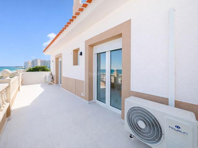 Casa en venta en Manga del Mar Menor La, Playa de las Gaviotas El Pedrucho. VILLA ENCLAVADA ENTRE DOS MARESampnbspDE 3 DORMITORIOS 3 BANtildeOS CON PISCINA PRIVADA, GARAJEampnbspPRIVADO EN LA.