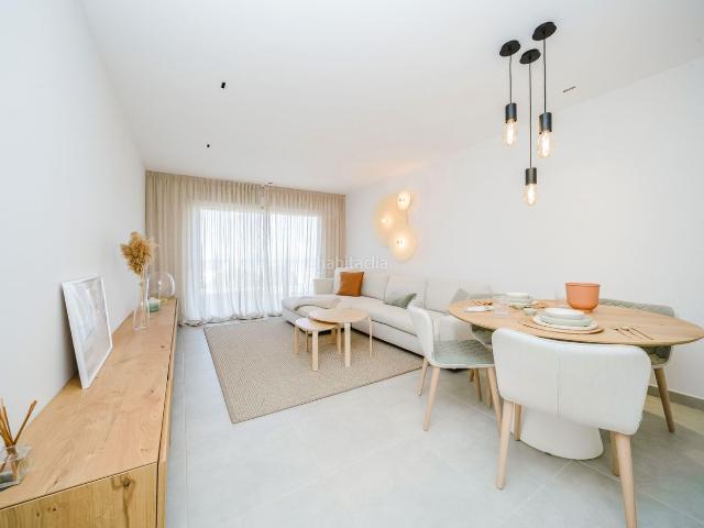 Casa en venta en Manga del Mar Menor La, Tomás Maestre. APARTAMENTO en PRIMERA LINEA DEL MAR en LA MANGAVIVIENDA Ref GM002NDDESCRIPCIOacuteNEste apartamento forma parte de un complejo. Casas Manga.