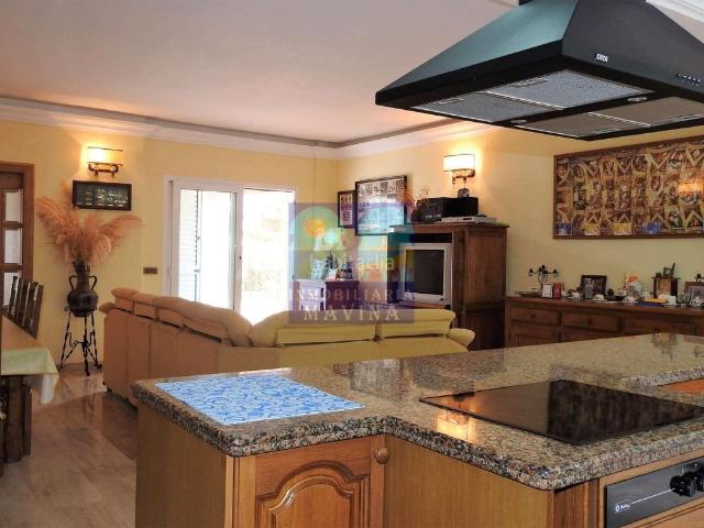 Casa en venta en Manga del Mar Menor La, Veneziola. Amplia Villa Situada en La Veneciola. Casas Manga del Mar Menor.