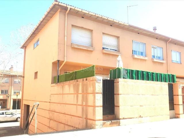 Casa en venta en Manlleu. Casa Adosada oupada en Calle Madiroles Manlleu Barcelona. Casas.