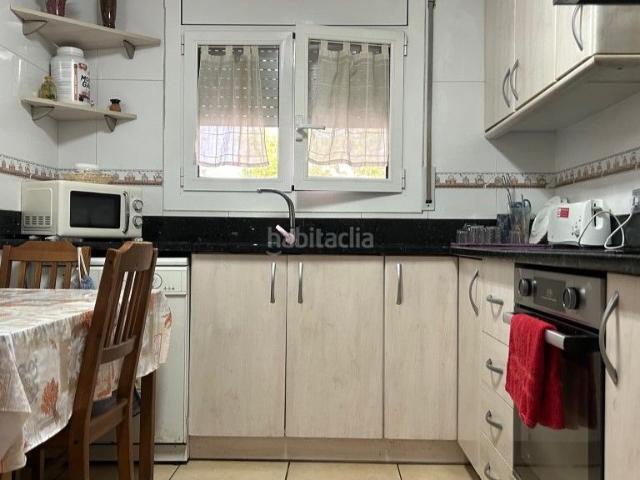 Casa en venta en Manlleu. CASA EN VENTA EN MANLLEU CON 2 PISOS INDEPENDIENTES. Casas.