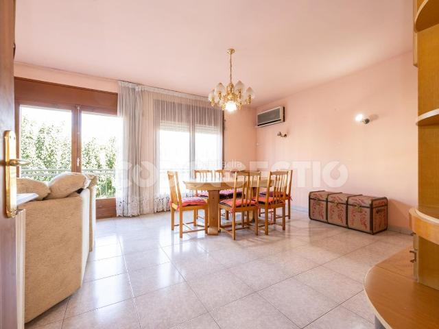 Casa en venta en Manlleu. Fantàstica casa unifamiliar amb jardí en venda a Manlleu. Casas.
