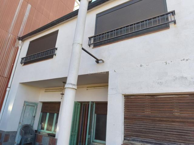 Casa en venta en Manresa, Bases de Manresa Carretera de Santpedor. Casa zona La Parada con muchas posibilidades. Casas.