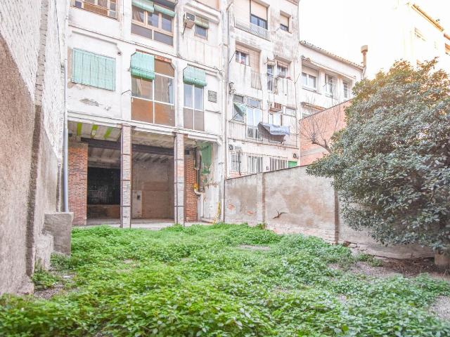 Casa en venta en Manresa, Plaça Catalunya. CASA UNIFAMILIAR EN VENTA EN EL CENTRO DE MANRESA. Casas.