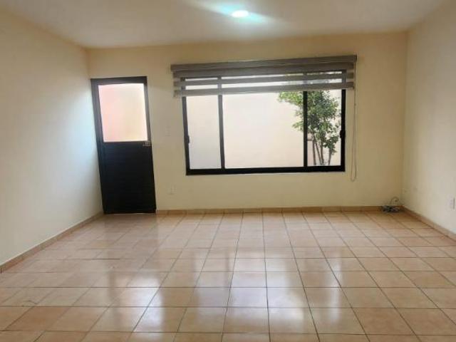 Casa en Venta en Mansiones del Valle | 3 Recámaras + Estudio Excelente Ubicación