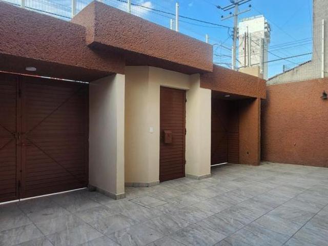 CASA EN VENTA EN MANSIONES DEL VALLE A MINUTOS DEL CENTRO DE LA CIUDAD