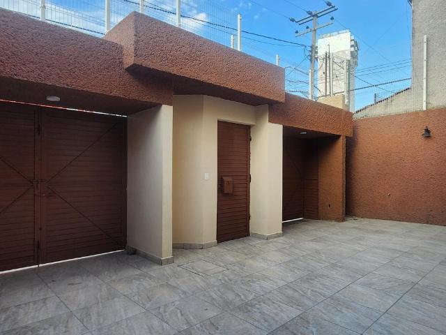 CASA EN VENTA EN MANSIONES DEL VALLE A MINUTOS DEL CENTRO DE LA CIUDAD