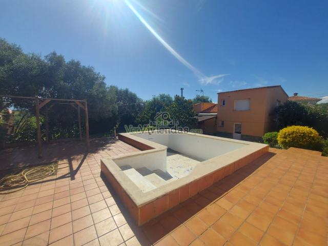 Casa en venta en Masquefa. Magnífica casa con piscina. Casas.