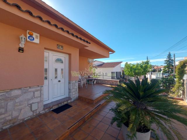 Casa en venta en Masquefa. Bonita casa cerca del centro. Casas.