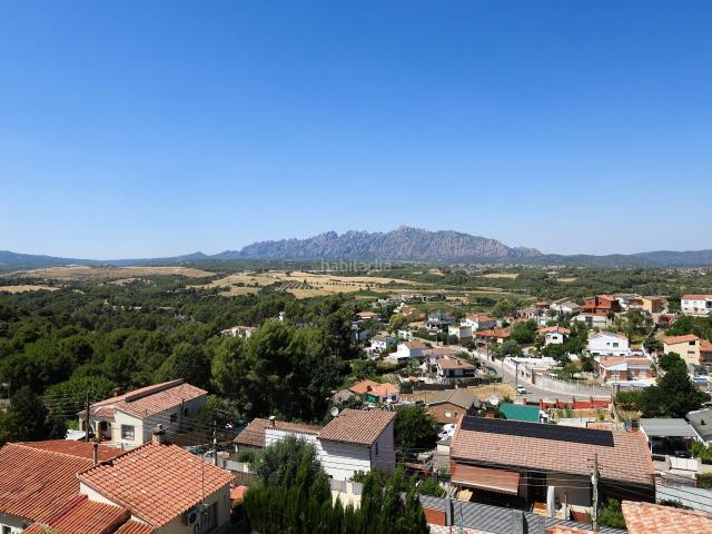 Casa en venta en Masquefa. Difícil encontrar más metros por menos dinero. ¡Ven a verla antes de que se venda!. Casas.