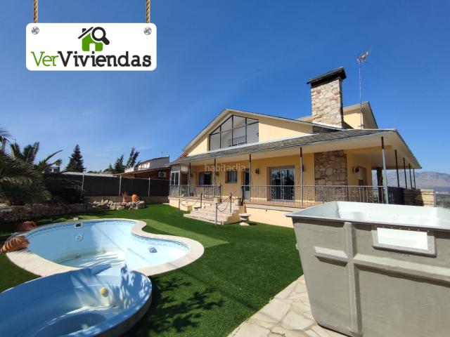 Casa en venta en Masquefa. Espectacular casa con piscina. Casas.