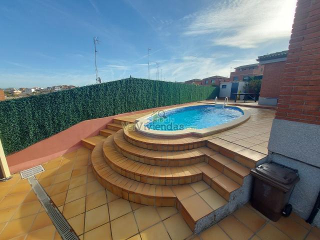 Casa en venta en Masquefa. Preciosa casa con piscina. Casas.