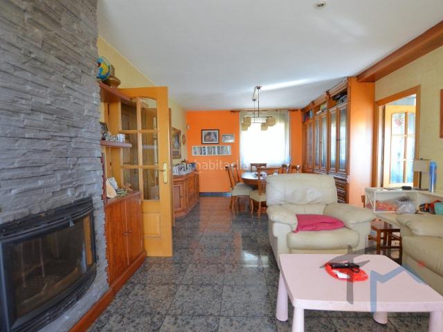 Casa en venta en Masquefa. Vivienda Aislada 5 habitaciones, Triplex Venta Masquefa. Casas.